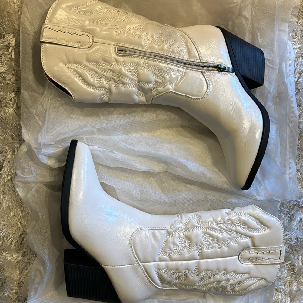 Cowboy white boots